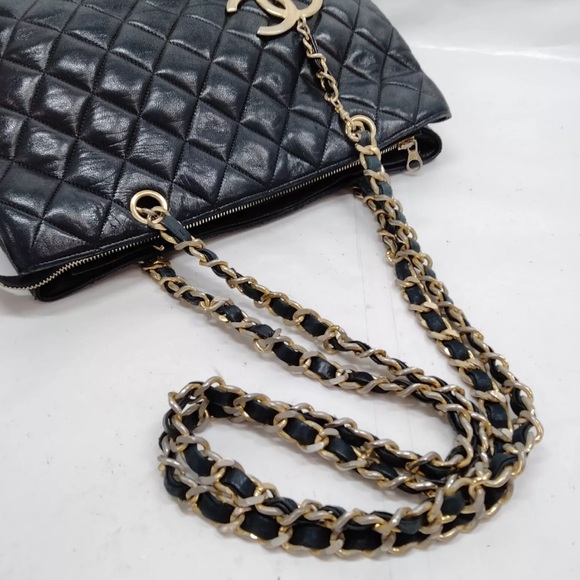 🏆💎💯 CHANEL Matelasse Black Lambskin Shoulder Bag - Picture 2 of 16